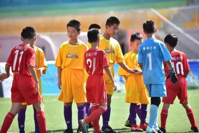 周琦14+16广东轻取首钢夺9连胜 曾凡博11+7